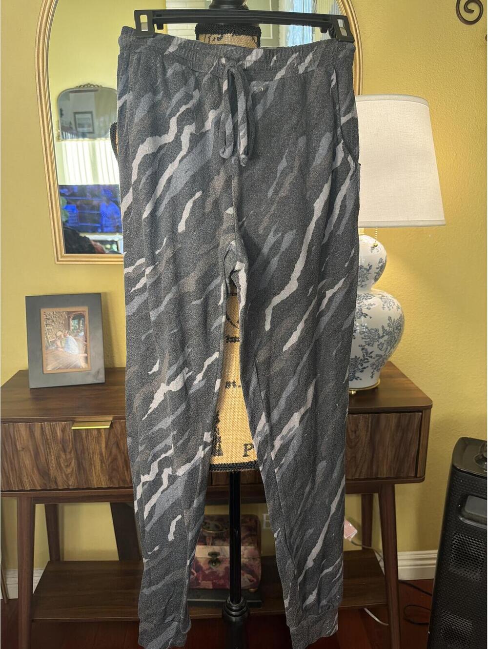 Michael Stars camouflage camo joggers